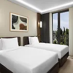 Altunizade Istanbul, Curio Collection By Hilton 5*