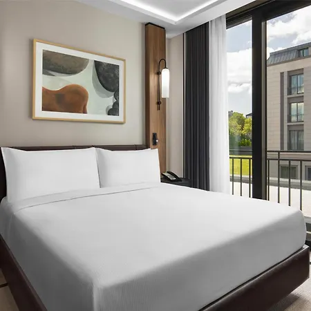 Altunizade Istanbul, Curio Collection By Hilton 5*