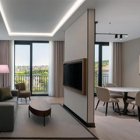 Altunizade Istanbul, Curio Collection By Hilton 5*