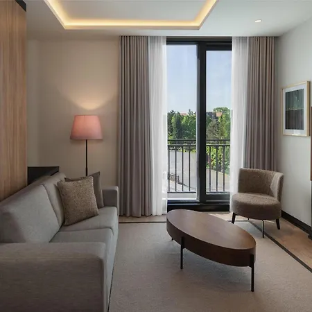 Hotel Altunizade Istanbul, Curio Collection By Hilton 5*