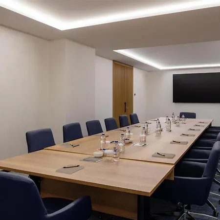 Hotel Altunizade Istanbul, Curio Collection By Hilton Estambul