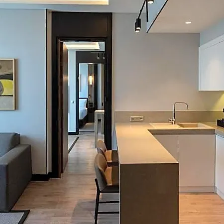 Altunizade Istanbul, Curio Collection By Hilton 5*