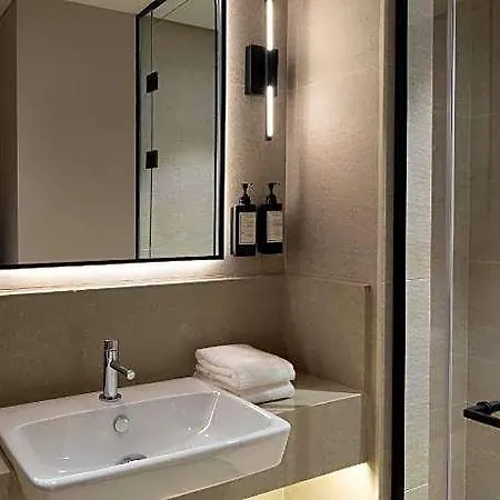 Hotel Altunizade Istanbul, Curio Collection By Hilton