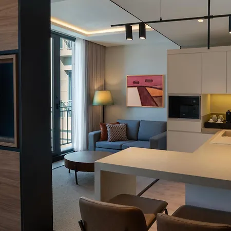 Altunizade Istanbul, Curio Collection By Hilton 5* Istambul