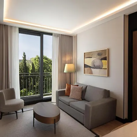 Hotel Altunizade Istanbul, Curio Collection By Hilton 5*