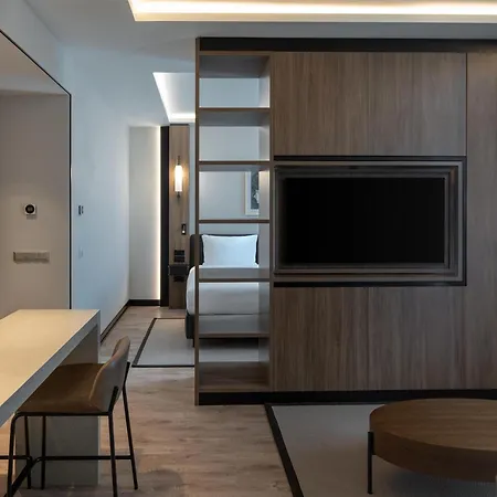 Altunizade Istanbul, Curio Collection By Hilton 5* Istambul